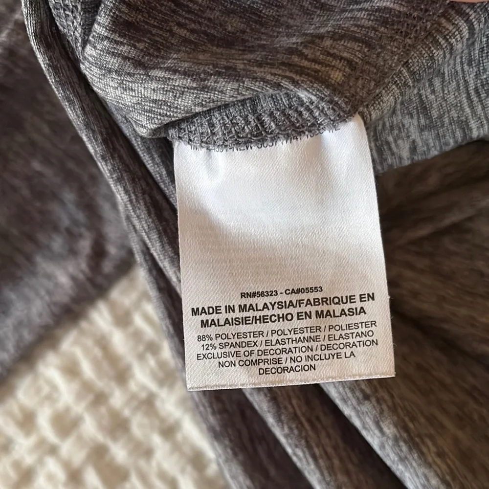 Gently Loved Women’s Gray Quarter-Zip Long Sleeve Top by NIKE Running